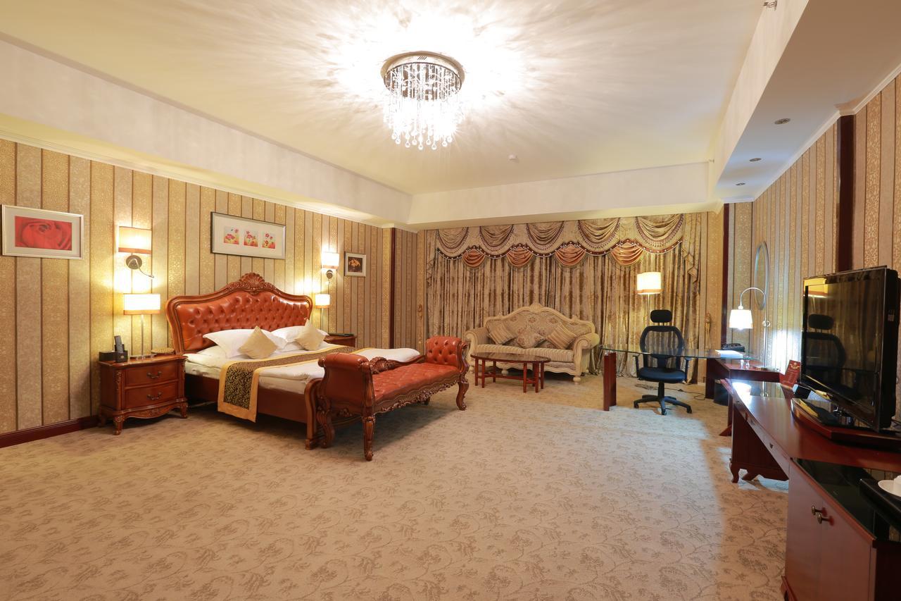Swissotel Tashkent Exterior photo