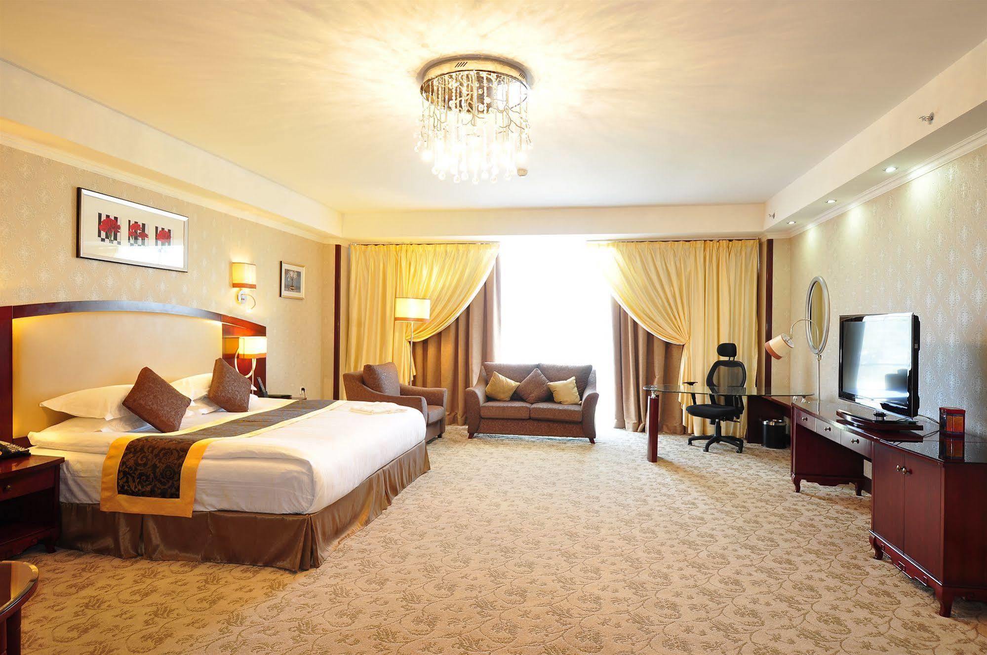 Swissotel Tashkent Exterior photo