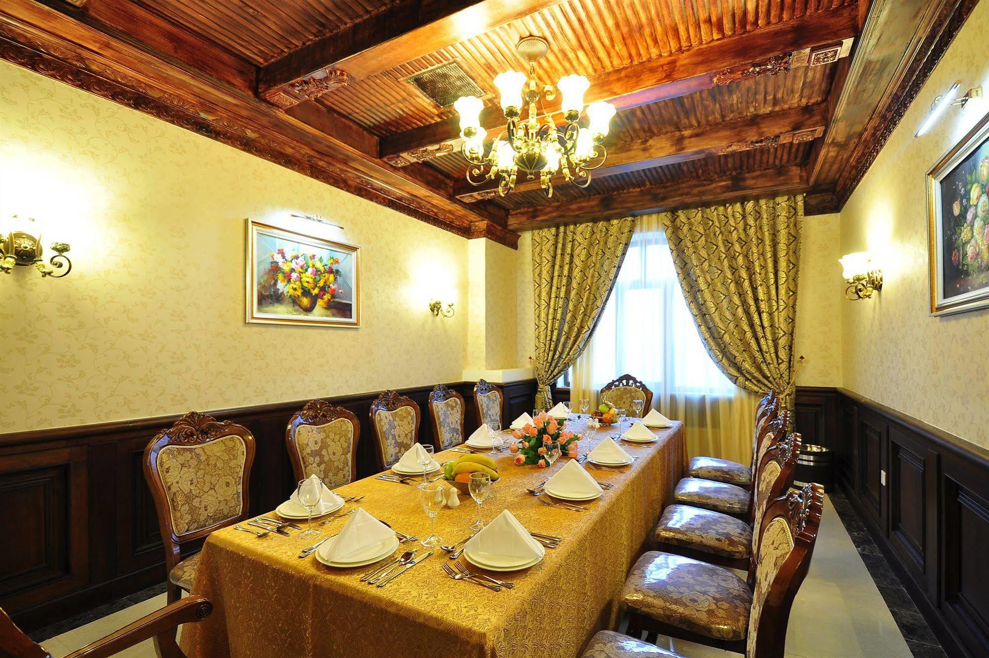 Swissotel Tashkent Exterior photo